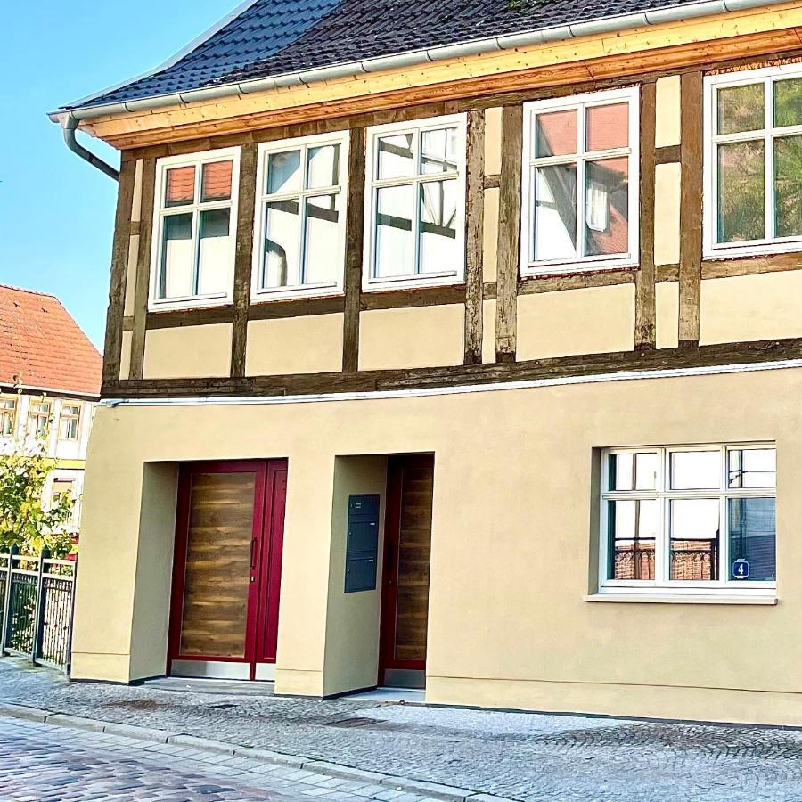 Stilvolle, Zentrale Ferienwohnung Bocksbruecke Mit Parkplatz Salzwedel Exterior foto